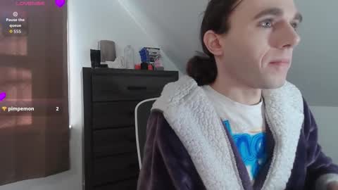 Natsu online show from 12-05-25, 06:37