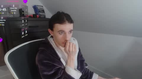 Natsu online show from 02-25-26, 06:17