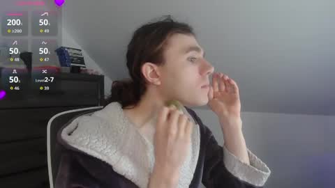 Natsu online show from 03-23-26, 04:44