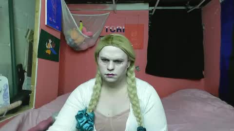 Snapshot of sluttytorismith chatting on 02-11-25, 05:16 Tori Smith online show from 02-11-25, 05:16