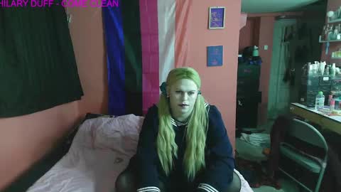 Snapshot of sluttytorismith chatting on 02-20-25, 05:12 Tori Smith online show from 02-20-25, 05:12