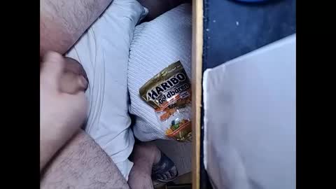 Snapshot of small_1986 chatting on 01-09-25, 09:37 transmisin gratuita bajo demanda free broadcast on demand online show from 01-09-25, 09:37