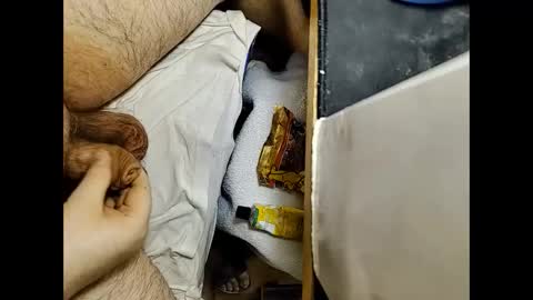 Snapshot of small_1986 chatting on 02-20-25, 12:15 transmisin gratuita bajo demanda free broadcast on demand online show from 02-20-25, 12:15