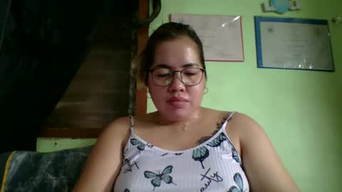 Lovewella online show from 04-22-26, 03:09