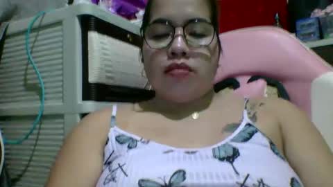 Lovewella online show from 04-24-26, 02:41