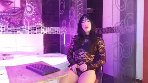 Small Hot19 online show from 06-12-26, 09:08
