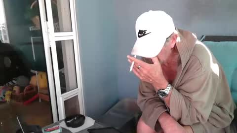 Daddy online show from 11-18-25, 01:15