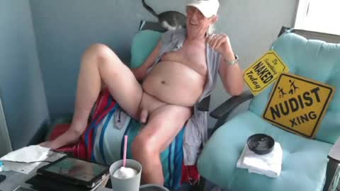 Snapshot of smallpenisbigtongue chatting on 07-12-26, 02:30 Daddy online show from 07-12-26, 02:30