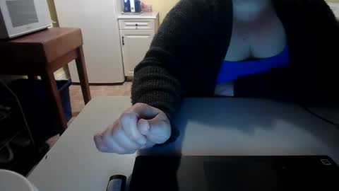 Snapshot of smalltowntrouble chatting on 02-14-26, 01:02 smalltowntrouble online show from 02-14-26, 01:02