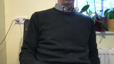 Snapshot of smart_sex69 chatting on 02-13-25, 08:06 smart_sex69 online show from 02-13-25, 08:06