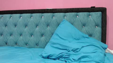 Snapshot of smile_cute_fox chatting on 12-08-24, 08:41 smile_cute_fox online show from 12-08-24, 08:41