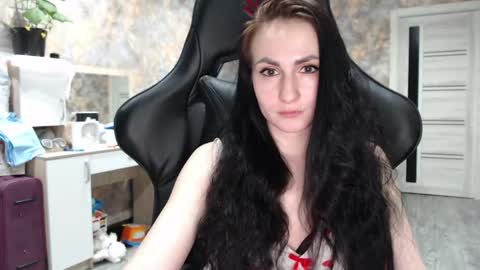 smile_cute_fox online show from 04-28-26, 12:10