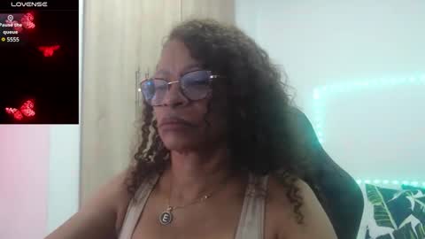 Snapshot of smilet_milf chatting on 01-02-25, 12:57 Smileth online show from 01-02-25, 12:57