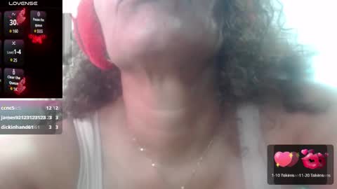 Snapshot of smilet_milf chatting on 01-02-25, 04:02 Smileth online show from 01-02-25, 04:02