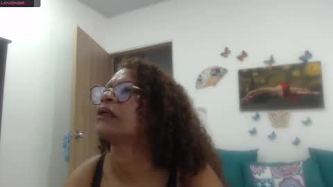 Snapshot of smilet_milf chatting on 03-09-25, 11:58 Smileth online show from 03-09-25, 11:58