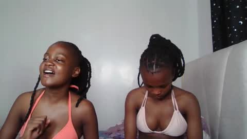 Snapshot of smiley_luv1 chatting on 12-16-25, 08:19 smiley luv1 online show from 12-16-25, 08:19