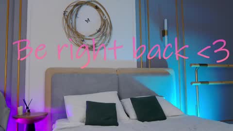 Snapshot of smiley_mia_ chatting on 02-05-25, 08:11 Mia online show from 02-05-25, 08:11