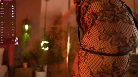 Mia online show from 11-06-25, 05:19