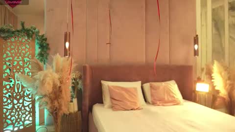 Mia online show from 03-18-26, 05:10