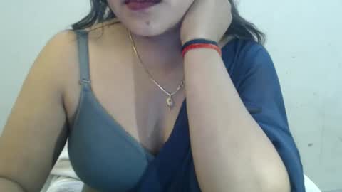 Snapshot of smiley_queen99 chatting on 03-15-26, 06:36 smiley online show from 03-15-26, 06:36