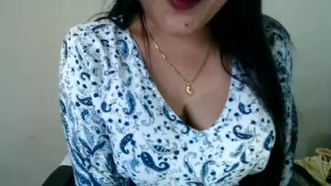 Snapshot of smiley_queen99 chatting on 06-29-26, 11:10 smiley online show from 06-29-26, 11:10