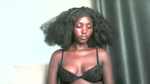 Snapshot of smileykesh chatting on 09-14-25, 08:30 smileykesh online show from 09-14-25, 08:30