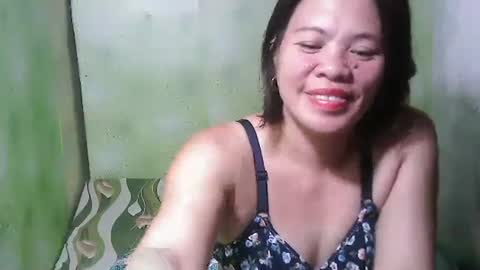 Snapshot of smilinglady27 chatting on 12-03-24, 11:57 smilinglady27 online show from 12-03-24, 11:57