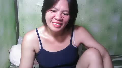 Snapshot of smilinglady27 chatting on 03-06-25, 10:47 smilinglady27 online show from 03-06-25, 10:47