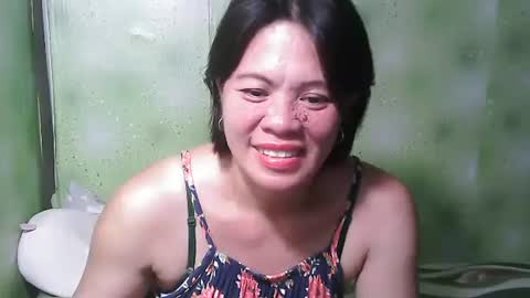 Snapshot of smilinglady27 chatting on 03-11-25, 11:55 smilinglady27 online show from 03-11-25, 11:55