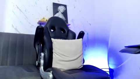 Snapshot of smitgrey chatting on 01-07-25, 11:24 SMIT online show from 01-07-25, 11:24