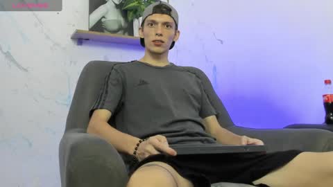 Snapshot of smitgrey chatting on 01-15-25, 08:26 SMIT online show from 01-15-25, 08:26