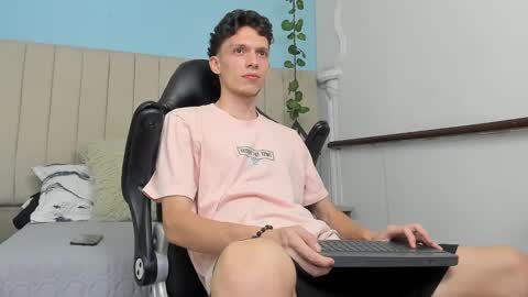 Snapshot of smitgrey chatting on 01-31-25, 06:57 SMIT online show from 01-31-25, 06:57