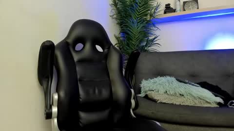 Snapshot of smitgrey chatting on 02-13-25, 02:52 SMIT online show from 02-13-25, 02:52