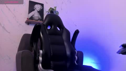 Snapshot of smitgrey chatting on 02-16-25, 08:33 SMIT online show from 02-16-25, 08:33