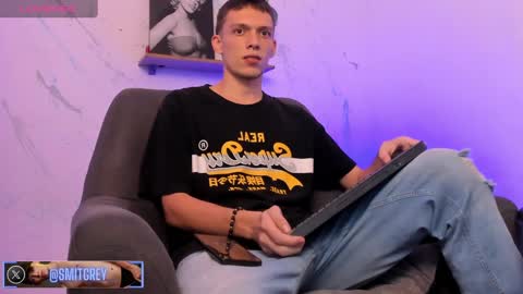 Snapshot of smitgrey chatting on 02-19-25, 11:25 SMIT online show from 02-19-25, 11:25