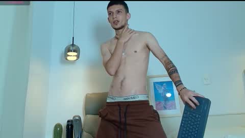 Snapshot of smitgrey chatting on 10-09-25, 01:36 SMIT online show from 10-09-25, 01:36