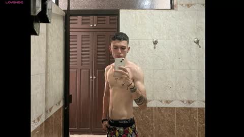 Snapshot of smitgrey chatting on 10-10-25, 10:09 SMIT online show from 10-10-25, 10:09