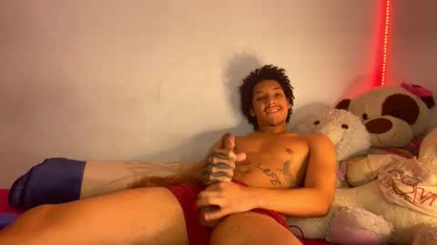 Snapshot of smith_kiki66 chatting on 06-10-26, 05:23 smith_kiki66 online show from 06-10-26, 05:23