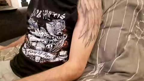 Snapshot of smokeandwatching chatting on 09-29-25, 04:06 Smokeandwatching online show from 09-29-25, 04:06