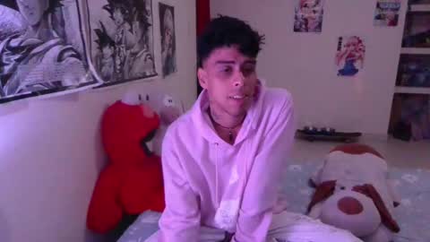 Snapshot of smoker00teddybear chatting on 12-14-24, 07:40 teddy online show from 12-14-24, 07:40