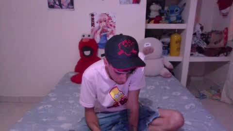 Snapshot of smoker00teddybear chatting on 01-04-25, 06:52 teddy online show from 01-04-25, 06:52