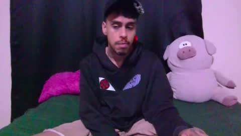 Snapshot of smoker00teddybear chatting on 11-22-25, 09:08 teddy online show from 11-22-25, 09:08