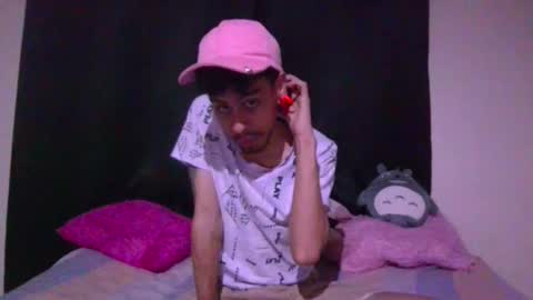 Snapshot of smoker00teddybear chatting on 12-20-25, 09:05 teddy online show from 12-20-25, 09:05