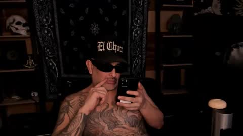 Snapshot of smokey915 chatting on 12-27-24, 07:18 Smokey915 online show from 12-27-24, 07:18