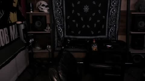 Snapshot of smokey915 chatting on 12-30-24, 10:23 Smokey915 online show from 12-30-24, 10:23