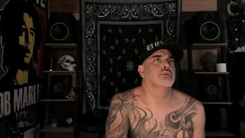 Snapshot of smokey915 chatting on 01-01-25, 09:31 Smokey915 online show from 01-01-25, 09:31