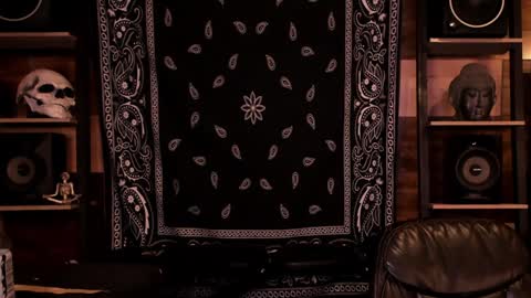 Snapshot of smokey915 chatting on 01-08-25, 06:09 Smokey915 online show from 01-08-25, 06:09