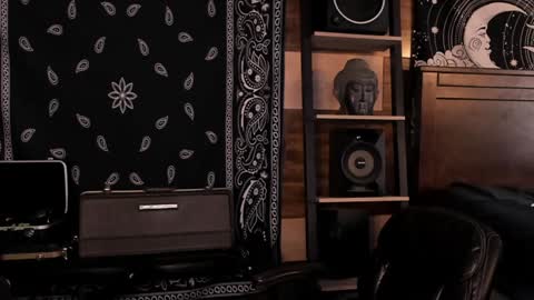 Snapshot of smokey915 chatting on 01-08-25, 06:20 Smokey915 online show from 01-08-25, 06:20