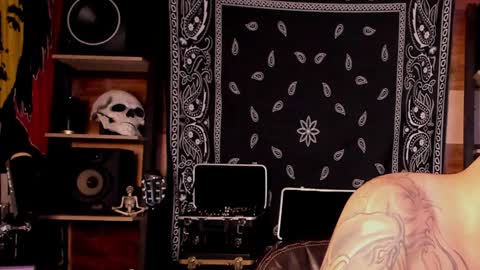 Snapshot of smokey915 chatting on 01-10-25, 05:05 Smokey915 online show from 01-10-25, 05:05