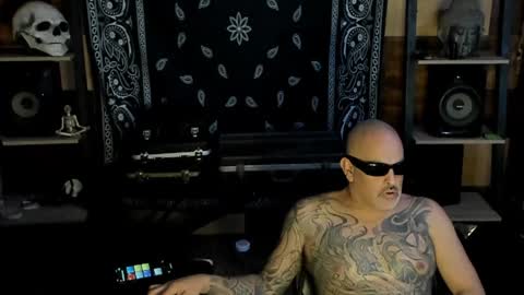 Snapshot of smokey915 chatting on 01-14-25, 02:08 Smokey915 online show from 01-14-25, 02:08